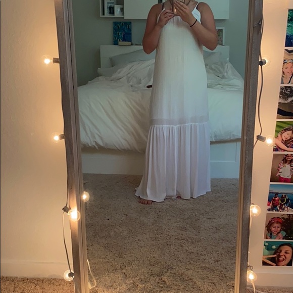 White and gold flowy maxi dress - Picture 3 of 5